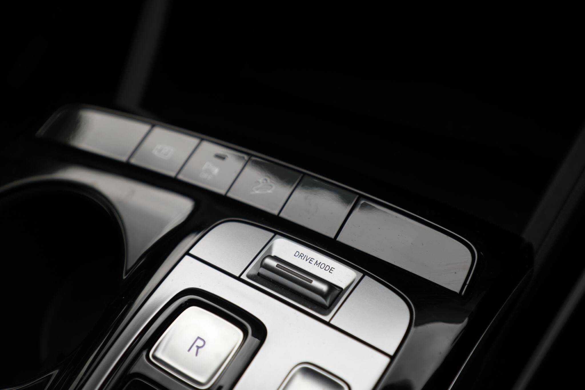Large vehicle image